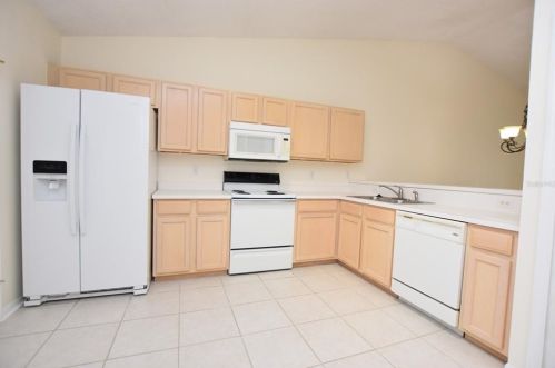 2025 Sylvester Rd, Lakeland, FL 33803-3560