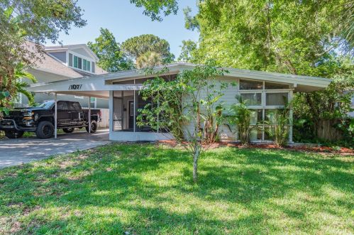 107 Buckingham Ave, Oldsmar, FL 34677-0037
