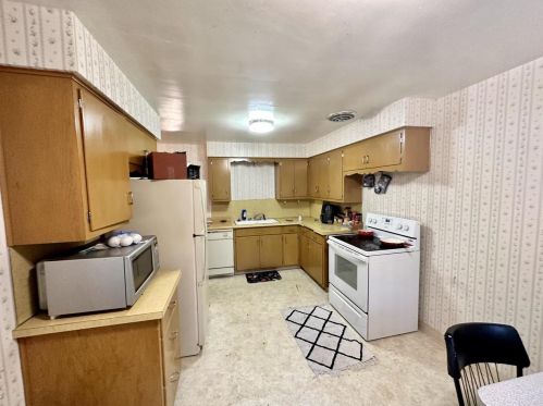 226 Fisk St, Green Bay, WI 54303-2460