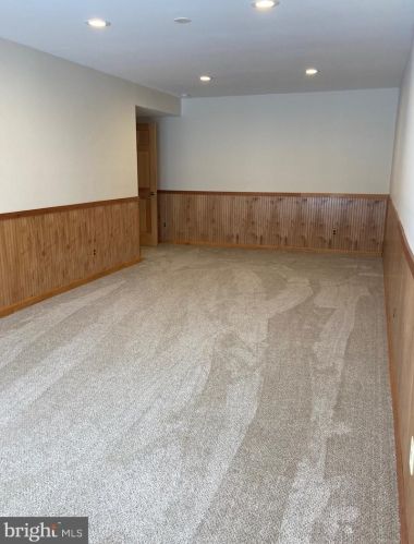 303 Orchard Cir, Hamilton VA  20158-9700 exterior