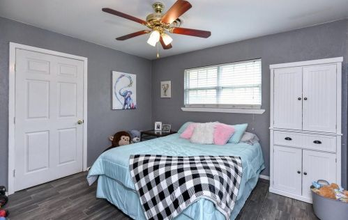 5617 Wedgmont Cir, Fort Worth TX  76133-2801 exterior