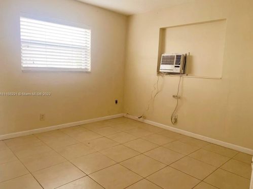 7320 37 St, Hollywood FL 33024-8009 exterior