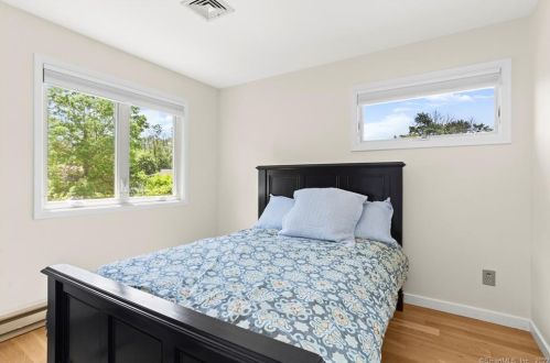 52 Lantern Cir, Stamford CT  06905-3131 exterior