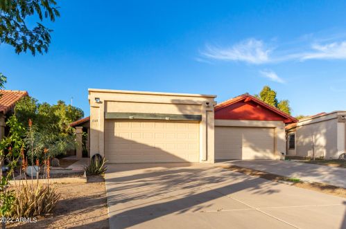 1168 Laredo St, Chandler, AZ 85224-3575