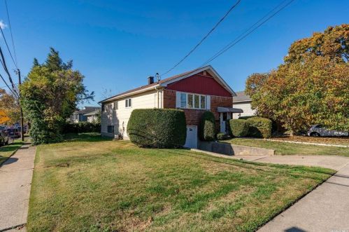 87 Central Ave, New Hyde Park NY  11040-4134 exterior