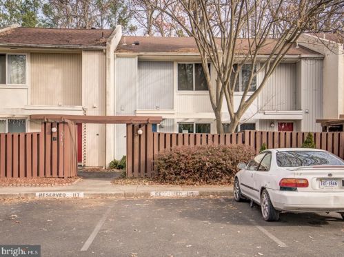 2238 Southgate Sq, Herndon VA  20191-1229 exterior