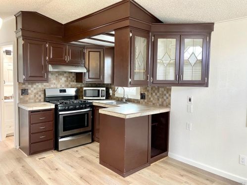 110 El Crystal Dr, Santa Rosa CA  95409-7909 exterior