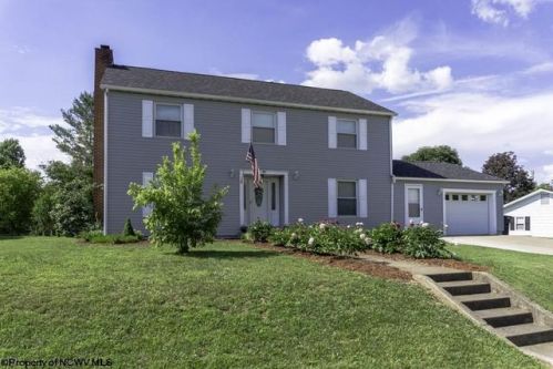 46 Oakvale St, Haymond, WV 26354-8620