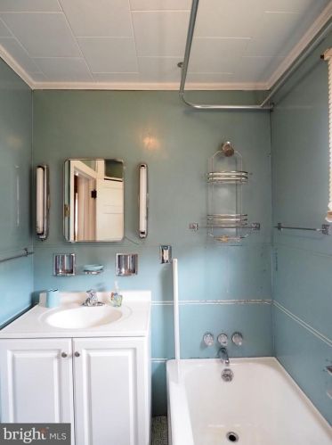 326 Liberty St, Charles Town WV  25414-1828 exterior