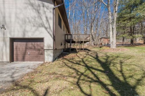 104 Still Rd, Poughquag NY  12570-5045 exterior