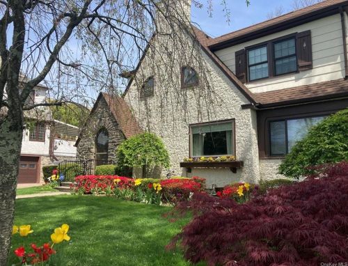 21 Argyll Ave, New Rochelle, NY 10804-4001