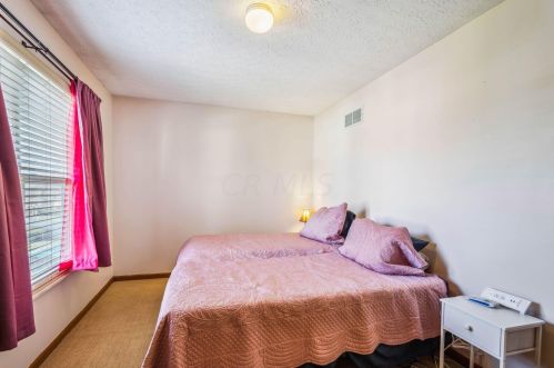2552 Willowgate Rd, Darbydale OH  43123-1589 exterior