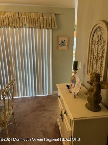 606 Bromelia Ct, Jackson Twp NJ  08527-4128 exterior