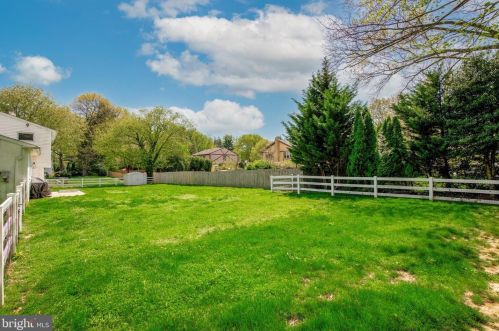 304 Pheasant Dr, Huntingdon Valley PA  19006-3038 exterior