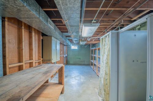 3326 Outer Dr, Hibbing MN 55746-2657 exterior