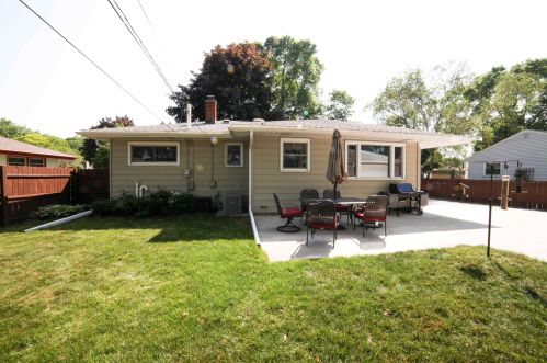 2823 103, Milwaukee WI 53214-2555 exterior