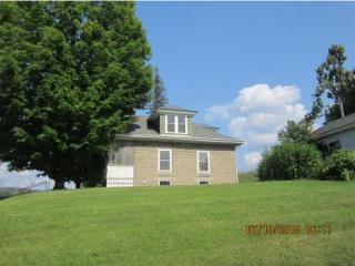 7 Irasburg St, Westmore, VT 05860