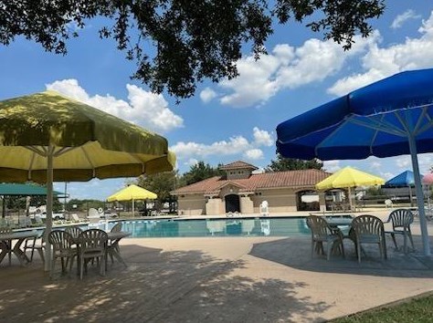 780 New Bridge Dr, Uhland TX  78640-5542 exterior