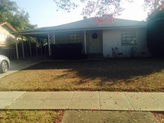 923 Andrews Ave, Fresno, CA 93705-3404