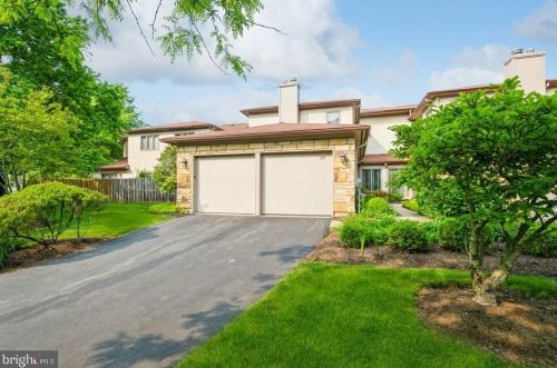 29 Woodmont Dr, Trenton, NJ 08648-2116