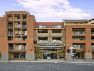 801 Walnut St, Pasadena CA  91101-5610 exterior