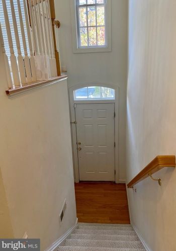 8017 Samuel Wallis St, Lorton VA  22079-2350 exterior