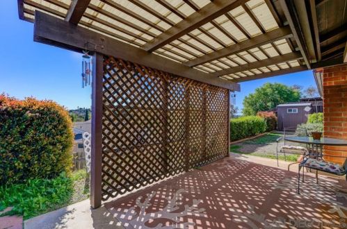 711 Honeydew Ln, Vista CA  92084-3115 exterior