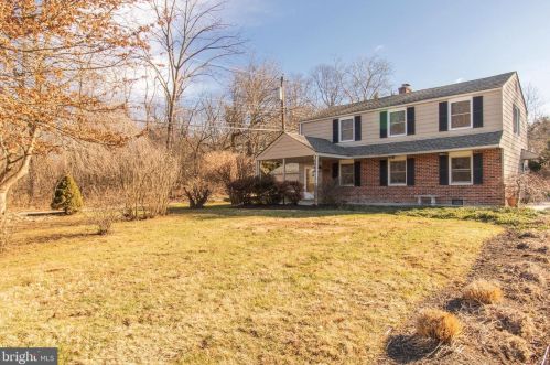4046 Fairway Rd, Miquon, PA 19444-1327