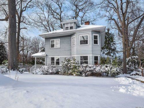 748 Glen Cove Ave, Muttontown, NY 11545-1629