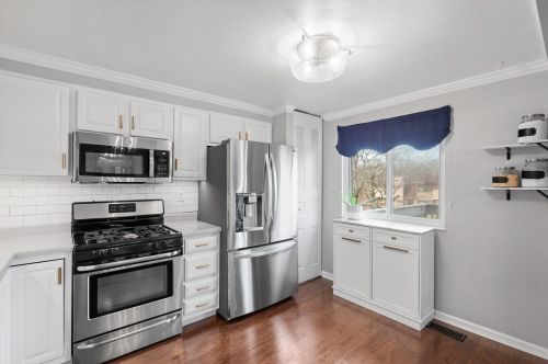 2507 Hunting Ridge Trl, Bridgeville PA  15017-1611 exterior