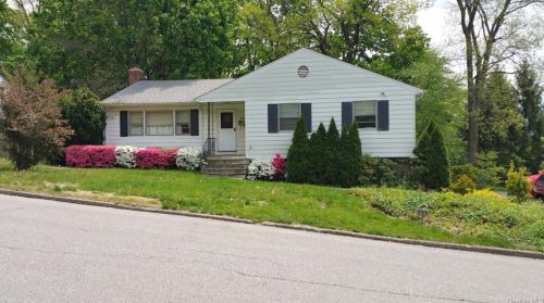 144 Princeton Dr, Hartsdale, NY 10530-2017