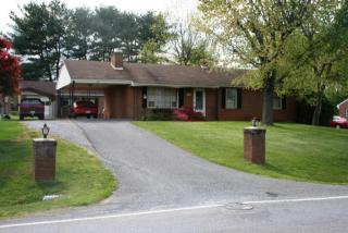 910 Woodhaven Dr, Bedford, VA 24523-2422