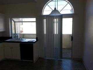 1760 Diamond St, San Diego CA  92109-3391 exterior