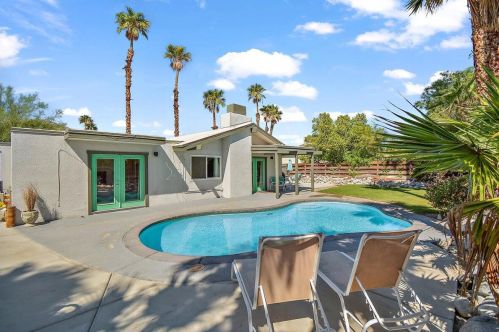 2632 Aurora Dr, Palm Springs CA  92262-2362 exterior