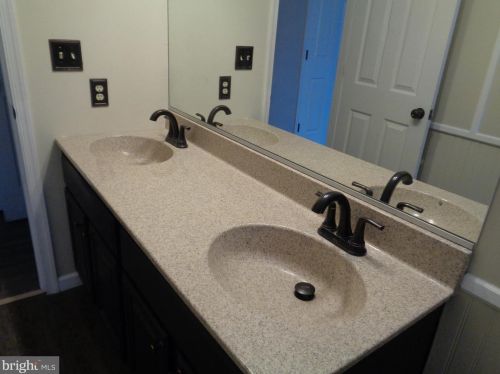 737 Lakeview Pkwy, Locust Grove VA  22508-5131 exterior