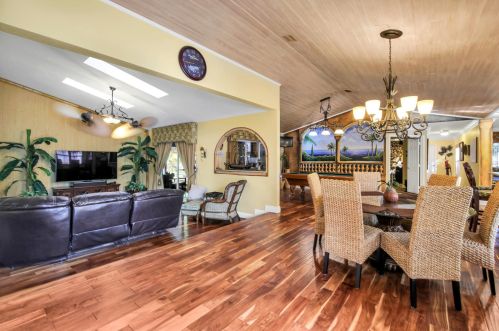 8813 Wendy Ln, West Palm Beach FL  33411-6522 exterior