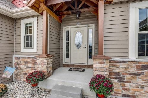 871 Pinnacle Dr, Lake Mills, WI