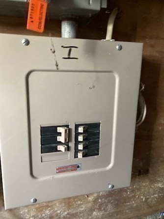 513 Front St, New Bedford MA 02744-2618 exterior