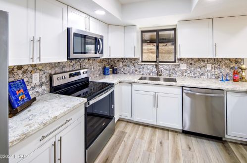 2960 Pony Dr, Lake Havasu City, AZ 86406-8432