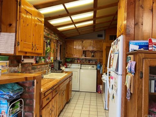 1101 Walnut Ave, Glendora CA  91741-3714 exterior