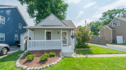 9035 Bunker Hill Dr, Hammond, IN 46321-3202