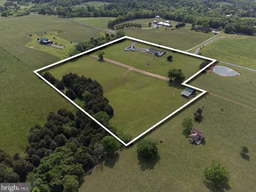 803 Hook Hill Rd, Richmond National Battlefiel VA  22835-3505 exterior