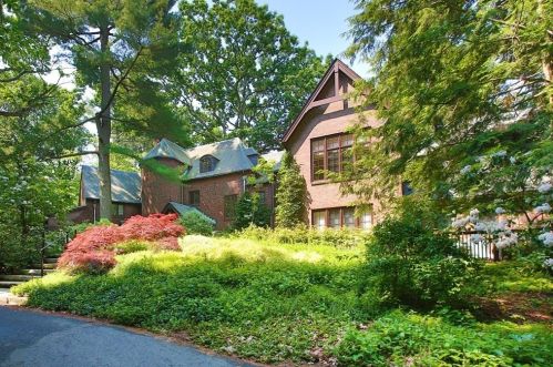 50 Sargent Crossway, Brookline, MA 02445-7541