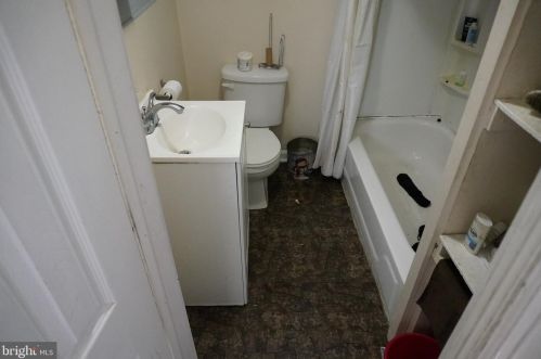 719 Chestnut St, Camden NJ  08103-2401 exterior