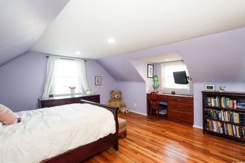 12 Grover Ln, Elwood NY  11731-3015 exterior