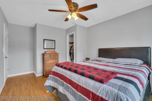 34 Wyoming Dr, Jackson Twp NJ  08527-1544 exterior