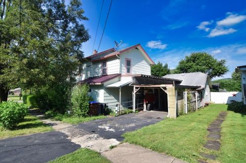 1347 Chestnut St, Franklin, PA 16323-1538