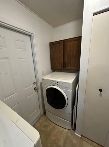 7880 11th St, Hollywood FL  33024-5147 exterior