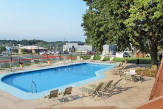 10535 Ellison Plz, Omaha NE  68134-1198 exterior