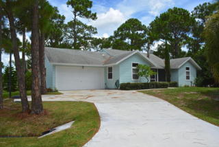 261 Columbia Ave, Sebastian, FL 32958-4560